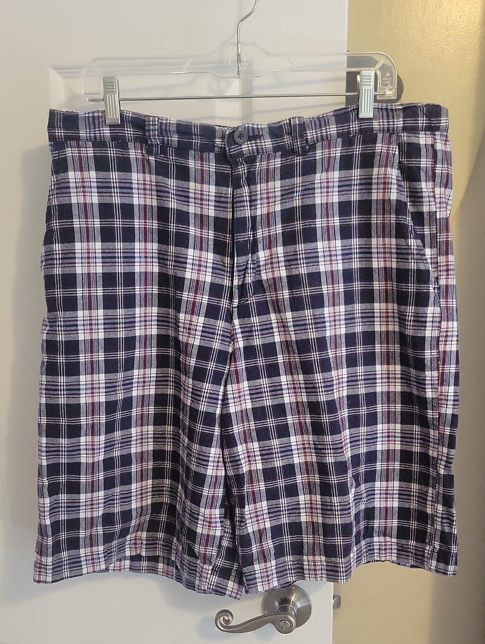 Covington Sz36 Navy and White Plaid Flat-Front Men's Shorts Front, back pockets
